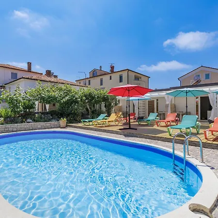 Nika-4 By Interhome * אומאג