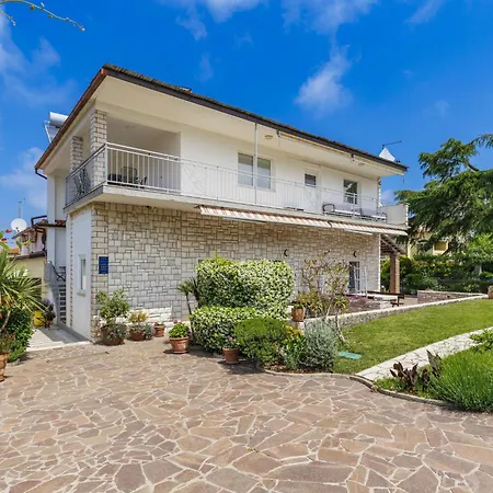 Nika-4 By Interhome Daire